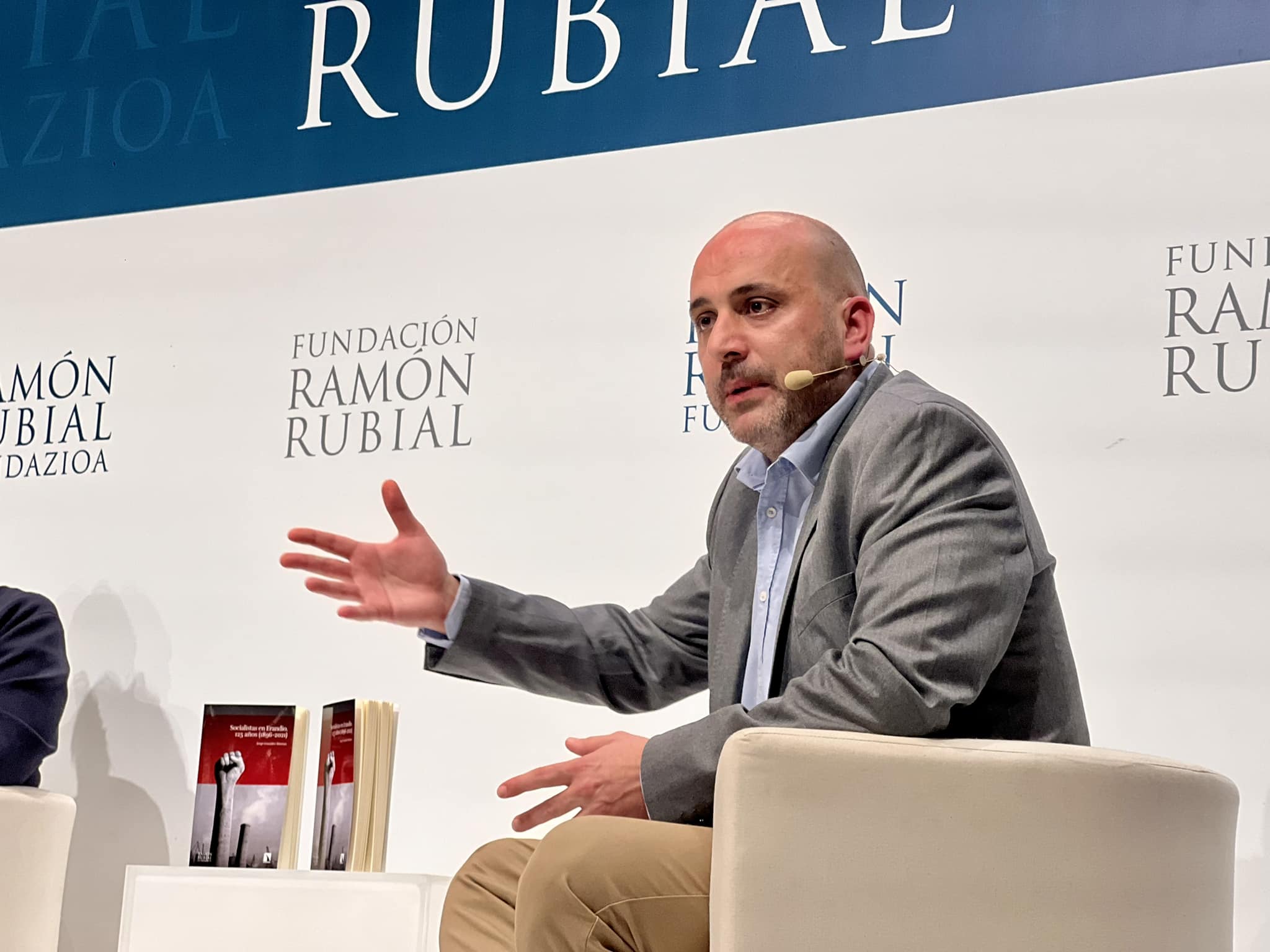 Jorge González. Presentación libro Socialistas en Erandio